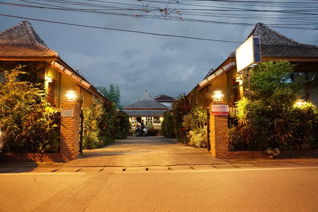 Huen Kham Kong Guesthouse メーサリエン エクステリア 写真